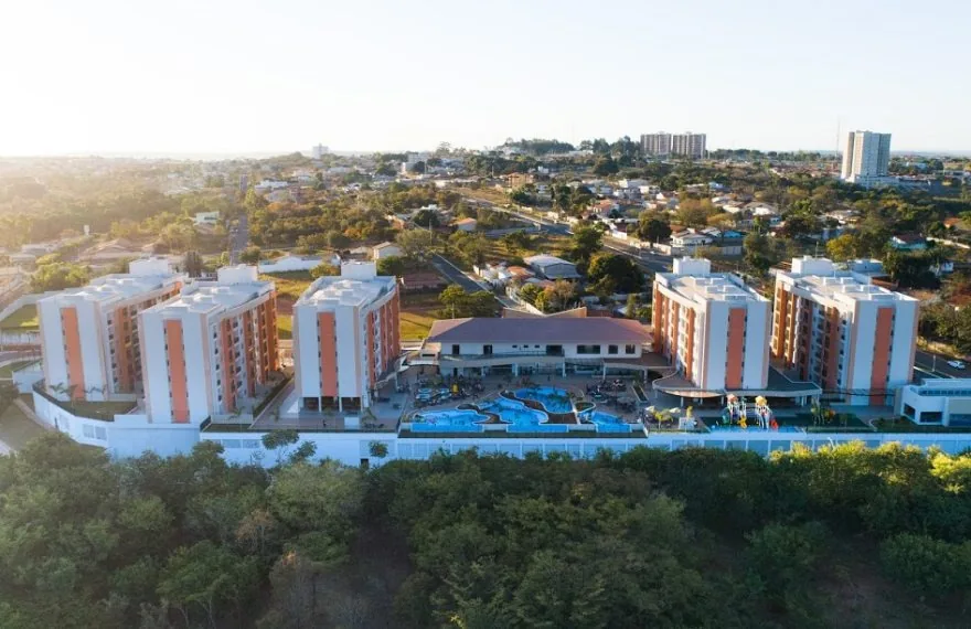 Vista aérea das piscinas